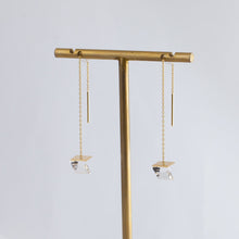 Load image into Gallery viewer, Reflection quartz threader earrings
