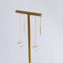 Load image into Gallery viewer, Reflection quartz threader earrings
