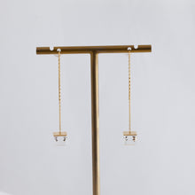 Load image into Gallery viewer, Reflection quartz threader earrings
