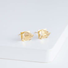 Load image into Gallery viewer, Reflection quartz studs
