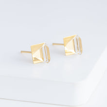 Load image into Gallery viewer, Reflection quartz studs
