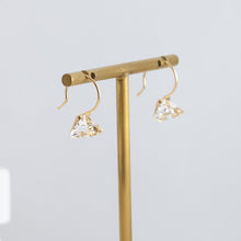 Load image into Gallery viewer, Reflection quartz hook earrings
