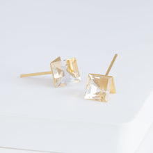 Load image into Gallery viewer, Reflection quartz studs
