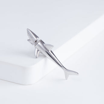 Shark earring (rhodium plated silver)