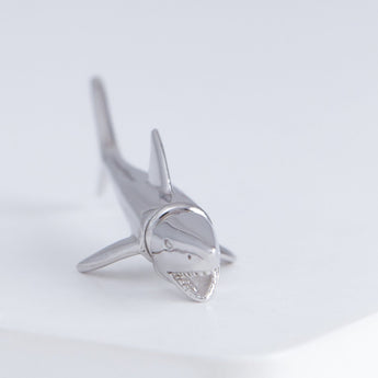 Shark earring (rhodium plated silver)