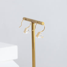 Load image into Gallery viewer, Reflection quartz hook earrings
