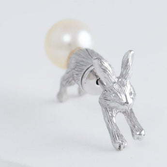 Bunny through earring (rhodium plated silver)