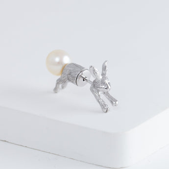 Bunny through earring (rhodium plated silver)