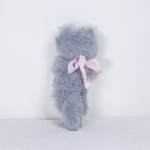 Load image into Gallery viewer, Sate - Small chilling cat doll
