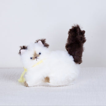 Sate - Small side standing cat doll