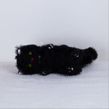 Load image into Gallery viewer, Sate - Small chilling cat doll
