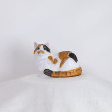 Load image into Gallery viewer, Ryoji Bannai - #19 Calico chilling cat
