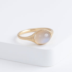 Maxi Yui moonstone ring