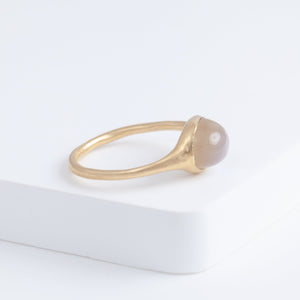 Maxi Yui moonstone ring