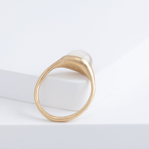 Maxi Yui moonstone ring