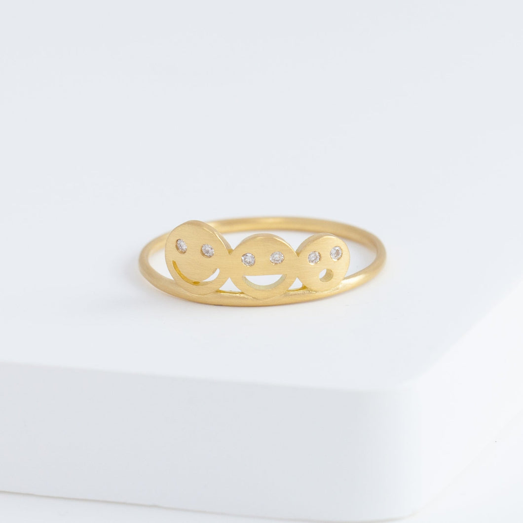 Diamond three smile ring
