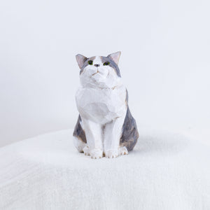 Ryoji Bannai - #2512 Mackerel tabby and white sitting cat
