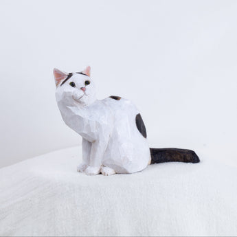 Ryoji Bannai - #2513 Black and white side sitting cat