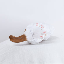 Load image into Gallery viewer, Ryoji Bannai - #2516 Orange and white sitting cat
