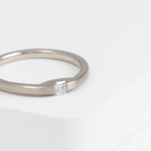 Load image into Gallery viewer, Unite white gold ring with radiant cut diamond
