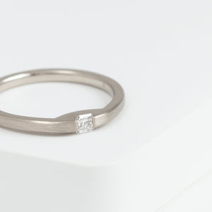 Unite white gold ring with radiant cut diamond