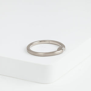 Unite white gold ring with radiant cut diamond