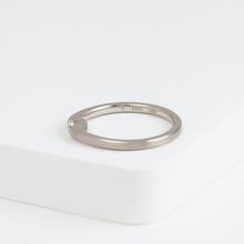 Load image into Gallery viewer, Unite white gold ring with radiant cut diamond
