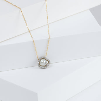 Tulle south sea pearl and diamond necklace