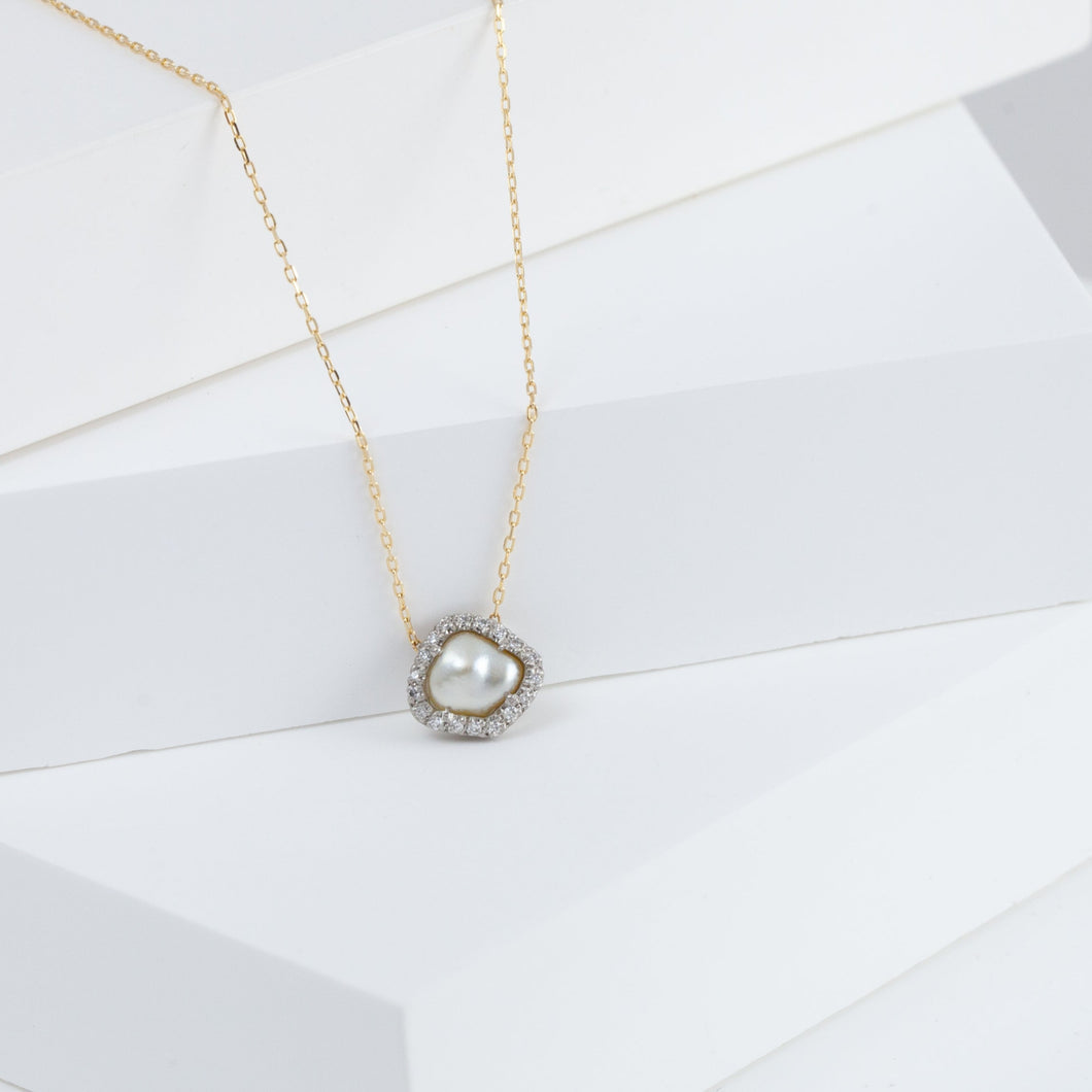 Tulle south sea pearl and diamond necklace