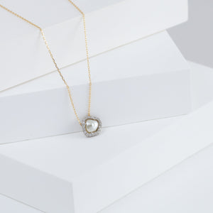 Tulle south sea pearl and diamond necklace