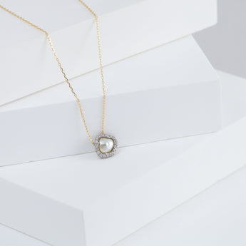 Tulle south sea pearl and diamond necklace