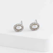 Load image into Gallery viewer, Tulle south sea pearl diamond studs
