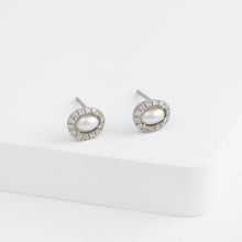 Load image into Gallery viewer, Tulle south sea pearl diamond studs
