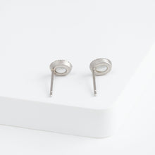 Load image into Gallery viewer, Tulle south sea pearl diamond studs
