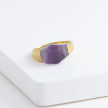 Load image into Gallery viewer, Mini rock crystal bi-color amethyst ring
