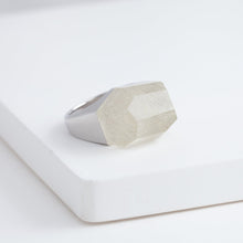 Load image into Gallery viewer, Rock silver rutilated quartz ring
