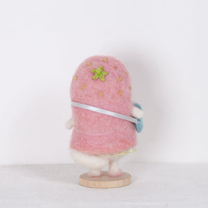 Fluffy - medium pink poncho Pomeranian doll [Kolekto Special]