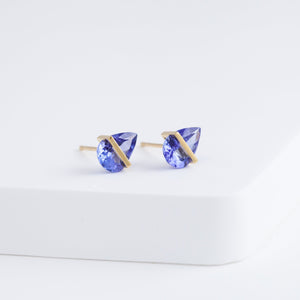 Band pear tanzanite studs