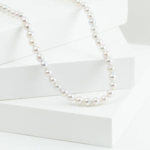 Akoya pearl necklace with clip clasp