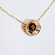 Load image into Gallery viewer, Spot garnet necklace
