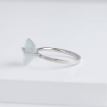 Load image into Gallery viewer, Band one-of-a-kind platinum iridescent aquamarine ring
