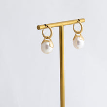 Load image into Gallery viewer, Platy white south sea pearl hoop earrings
