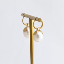 Load image into Gallery viewer, Platy white south sea pearl hoop earrings
