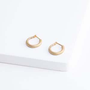 Matte hoop earrings