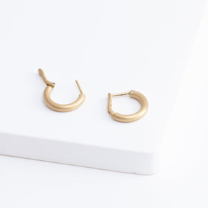 Matte hoop earrings