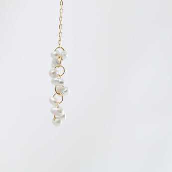 Sazare pearl chain drop earrings