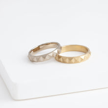 Load image into Gallery viewer, Studs champagne gold ring
