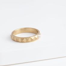 Load image into Gallery viewer, Studs yellow gold ring with diamond
