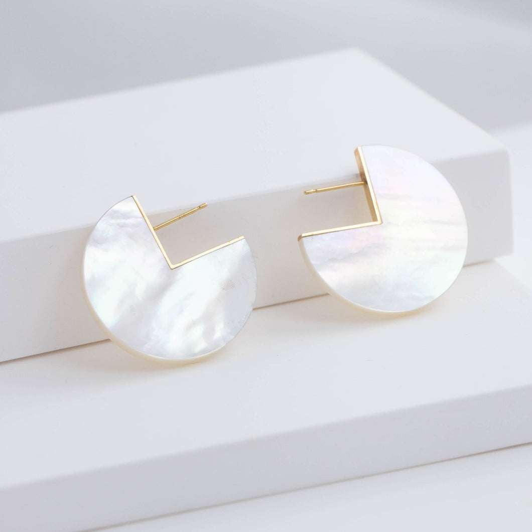 Slice mother of pearl earrings - medium