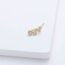 Load image into Gallery viewer, Puff small gradation diamond climber earring
